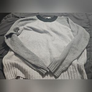 Time and Tru Gray Crew Neck Sweater Soft And Comfortable